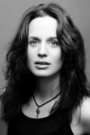 Elizabeth Reaser